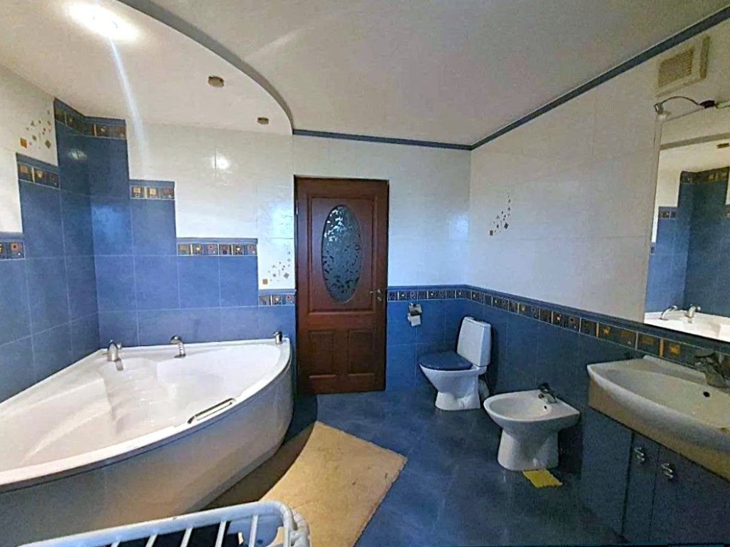 продажа многокомнатной квартиры номер A-173528 в Малиновском районе, фото номер 18